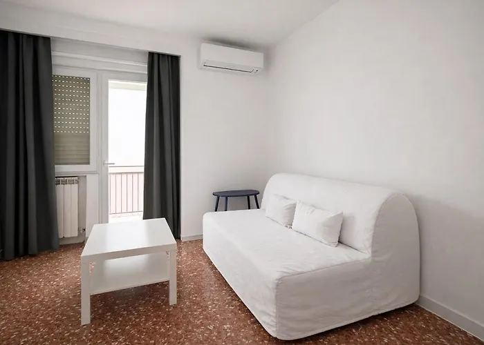 Daire Spacious 2br Centocelle Home, Steps To Metro C *