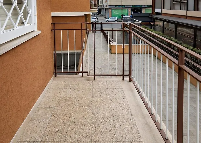 Spacious 2br Centocelle Home, Steps To Metro C * Roma