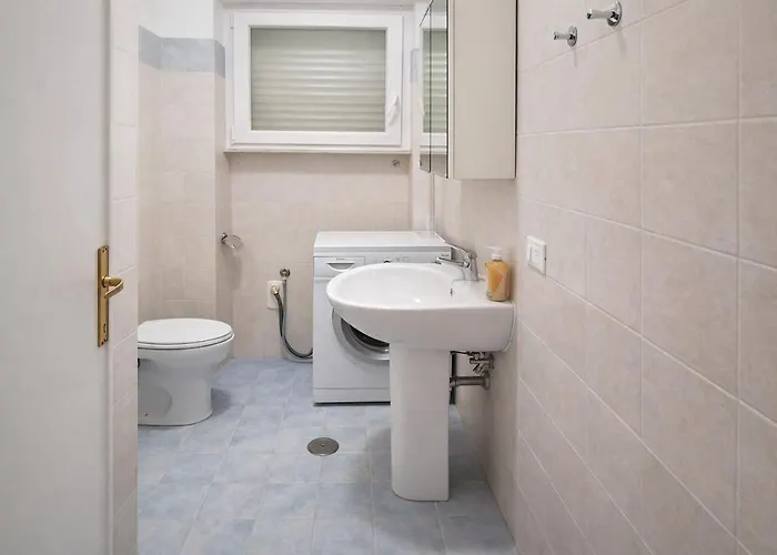 Spacious 2br Centocelle Home, Steps To Metro C Daire *
